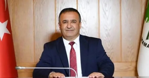 Mamak'ta CHP'li Ali Deniz'den Provokasyon! Cumhurbaşkanı Erdoğan'ın Fotoğrafını Makam Odasından İndirdi